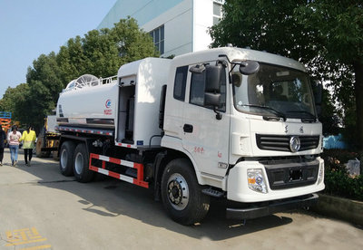 銅梁區霧化灑水車 城市清潔的“移動加濕器”與環保衛士